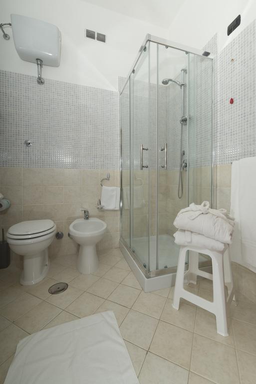 Albergo Scalzone Castel Volturno Esterno foto