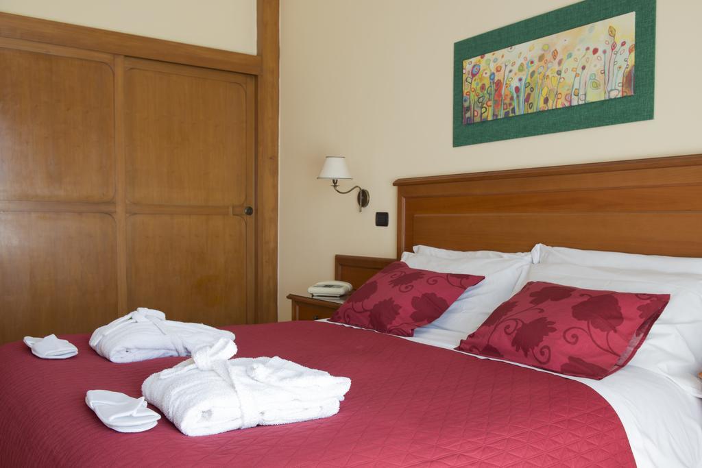 Albergo Scalzone Castel Volturno Esterno foto